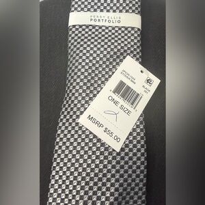 NWT Perry Ellis men’s tie in black and white